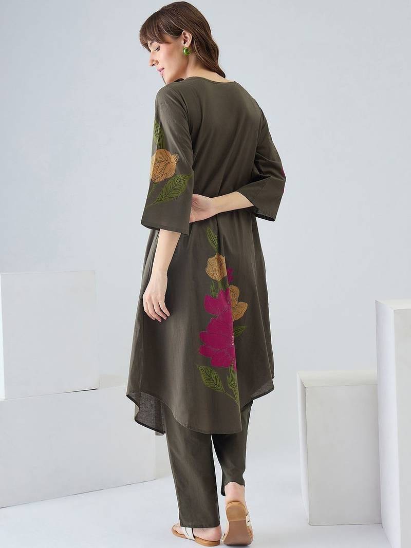 Women Floral Printed Regular Pure Cotton Kurta with Trousers