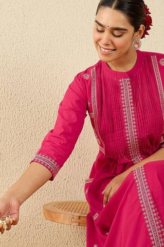 Women Ethnic Motifs Printed Cotton A-Line Kurta with Trousers