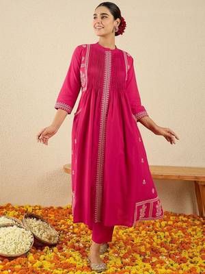 Women Ethnic Motifs Printed Cotton A-Line Kurta with Trousers 2