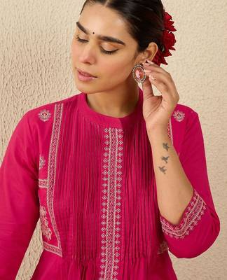 Women Ethnic Motifs Printed Cotton A-Line Kurta with Trousers 3