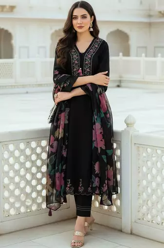 Women Floral Embroidered Regular Thread Work Pure Cotton Kurta with Trousers & With Dupatta