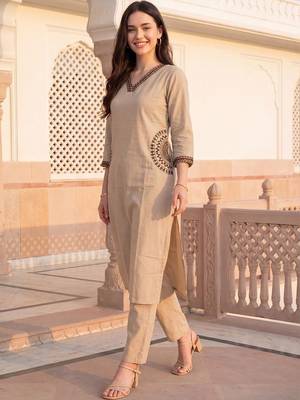 Women Ethnic Motifs Embroidered Regular Thread Work Pure Cotton Kurta with Trousers 4