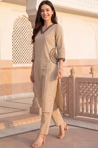 Women Ethnic Motifs Embroidered Regular Thread Work Pure Cotton Kurta with Trousers