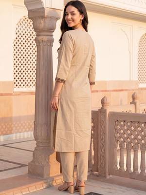 Women Ethnic Motifs Embroidered Regular Thread Work Pure Cotton Kurta with Trousers 6