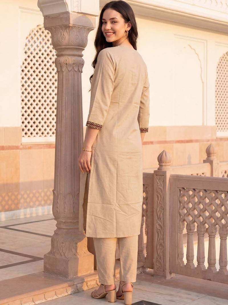 Women Ethnic Motifs Embroidered Regular Thread Work Pure Cotton Kurta with Trousers