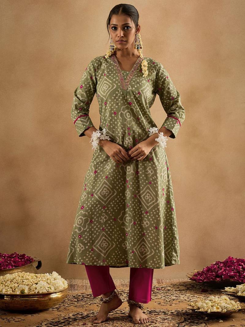 Bandhani Printed Pure Cotton Kurta With Trousers & Dupatta