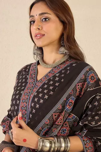 Floral Printed V-Neck Pure Cotton Straight Kurta With Trousers & Dupatta