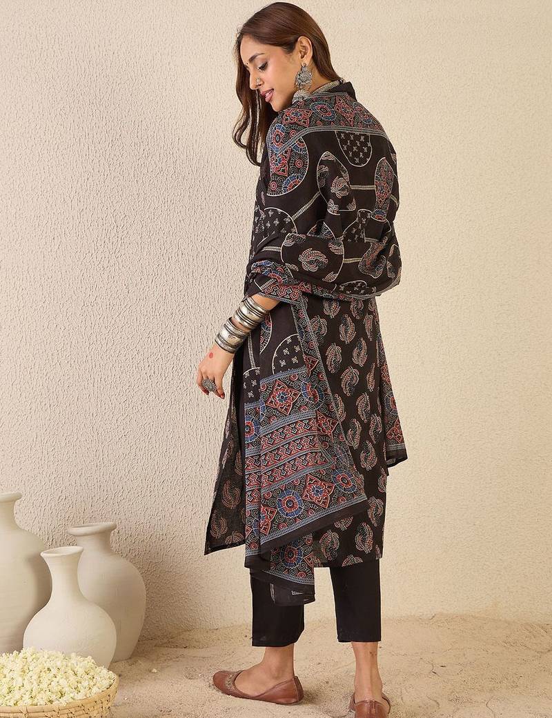 Floral Printed V-Neck Pure Cotton Straight Kurta With Trousers & Dupatta