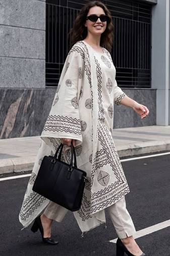 Women Ethnic Motifs Printed Cotton Kurta with Trousers & With Dupatta