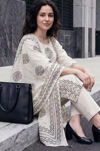 Women Ethnic Motifs Printed Regular Pure Cotton Kurta with Trousers & With Dupatta