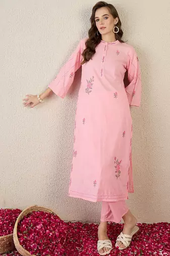 Women Floral Embroidered Cotton Kurta with Trousers