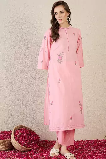 Women Floral Embroidered Cotton Kurta with Trousers