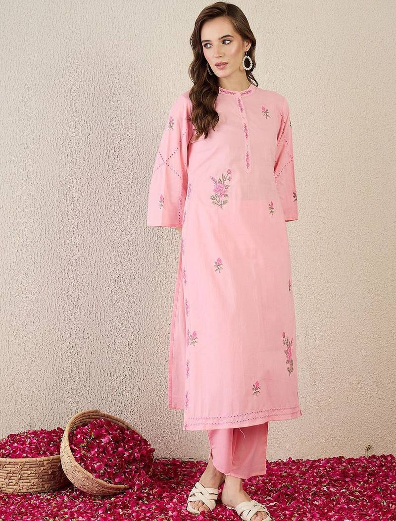 Women Floral Embroidered Cotton Kurta with Trousers