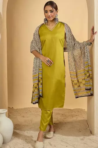 Sleeveless V-Neck Straight Kurta With Trousers & Dupatta