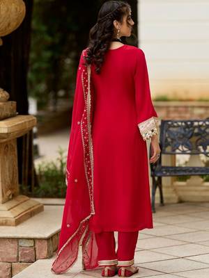 Ethnic Motifs Embroidered V-Neck Mirror Work Kurta With Trousers & Dupatta 4