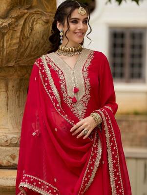Ethnic Motifs Embroidered V-Neck Mirror Work Kurta With Trousers & Dupatta 5
