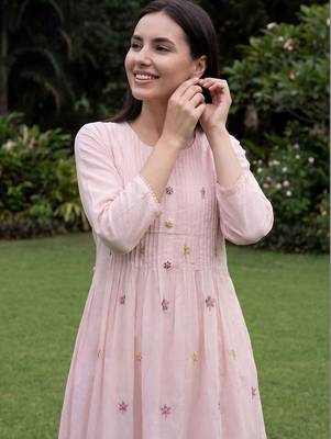 Women Floral Embroidered Empire Thread Work  Cotton Kurta with Trousers 2