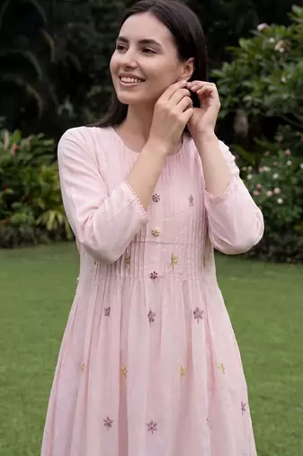 Women Floral Embroidered Empire Thread Work Pure Cotton Kurta with Trousers