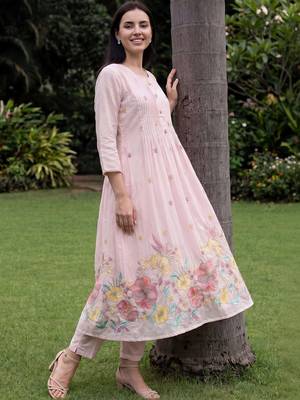 Women Floral Embroidered Empire Thread Work  Cotton Kurta with Trousers 3
