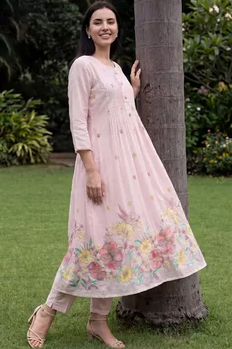 Women Floral Embroidered Empire Thread Work Pure Cotton Kurta with Trousers