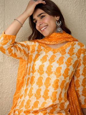 Paisley Printed V-Neck  Cotton Straight Kurta With Trousers And Dupatta 1