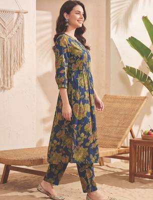Women Floral Printed Regular Pure Cotton Kurta with Trousers 3