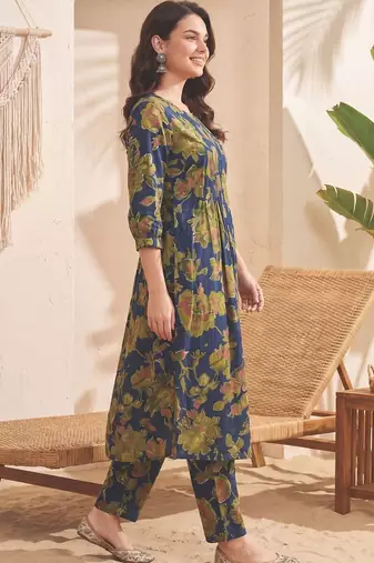 Women Floral Printed Regular Pure Cotton Kurta with Trousers