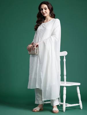Women Floral Embroidered Regular Thread Work Pure Cotton Kurta with Trousers & With Dupatta 8