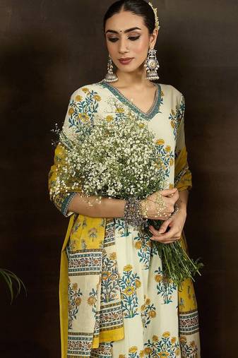 Women Floral Printed Cotton Kurta with Pyjama & Dupatta