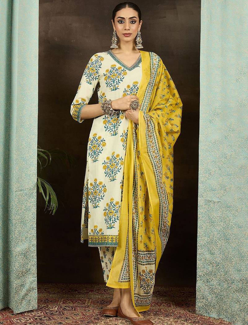 Women Floral Printed Cotton Kurta with Pyjama & Dupatta