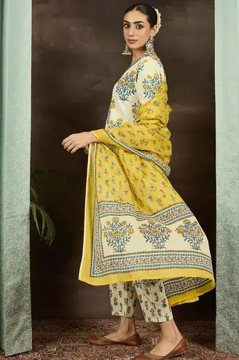 Women Floral Printed Cotton Kurta with Pyjama & Dupatta