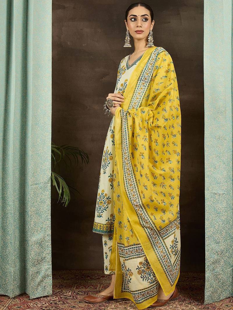 Women Floral Printed Cotton Kurta with Pyjama & Dupatta