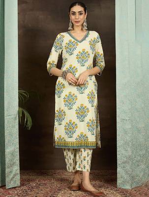 Women Floral Printed Cotton Kurta with Pyjama & Dupatta 7