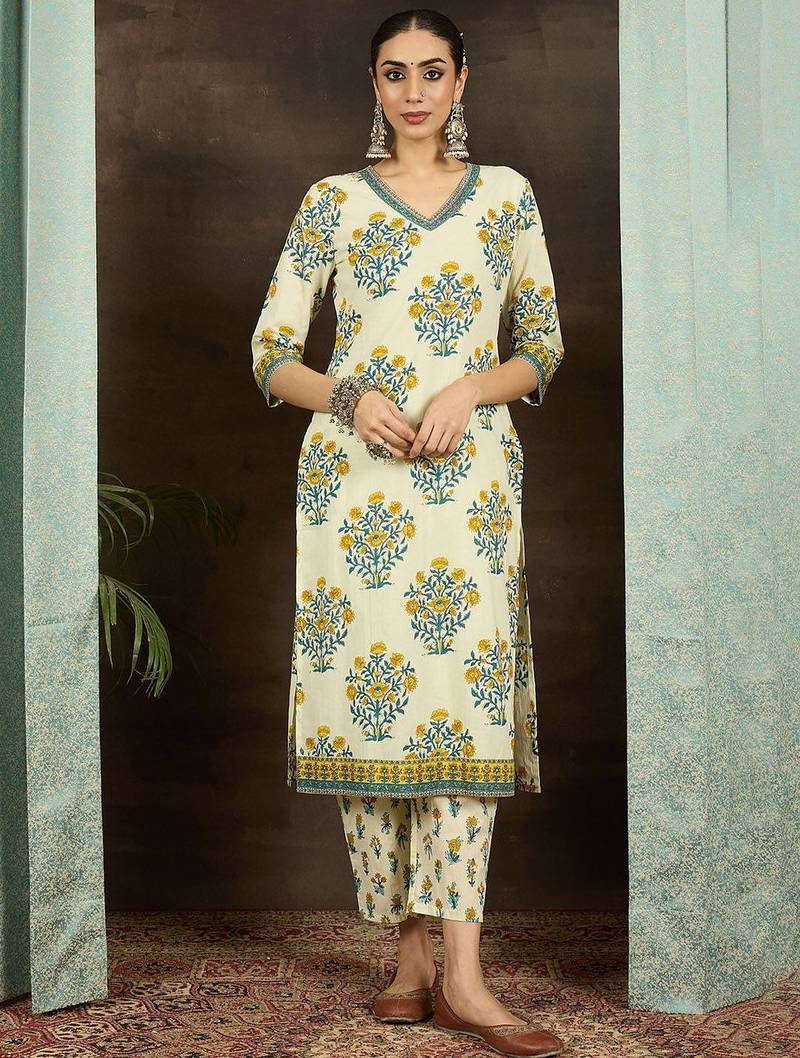 Women Floral Printed Cotton Kurta with Pyjama & Dupatta