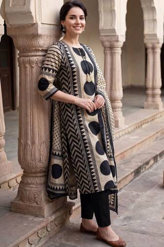 Women Printed Cotton Kurta with Trousers & With Dupatta