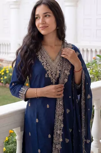 Women Ethnic Motifs Embroidered Regular Thread Work Kurta with Trousers & With Dupatta