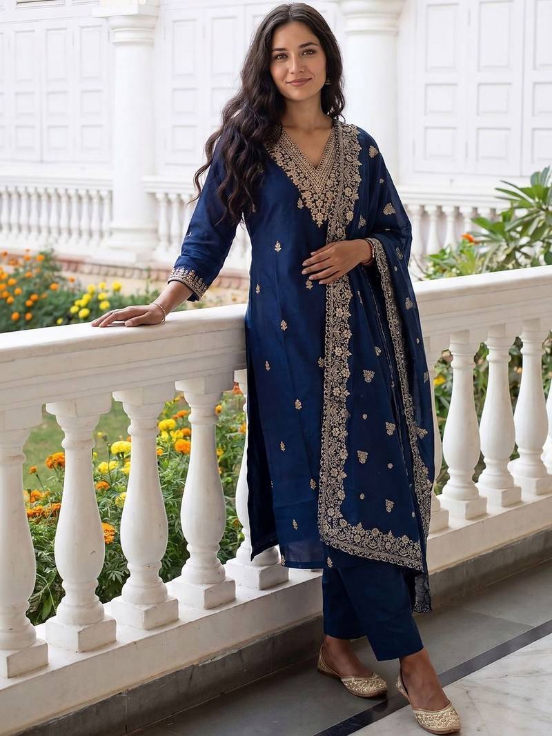 Women Ethnic Motifs Embroidered Regular Thread Work Kurta with Trousers & With Dupatta