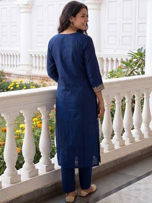 Women Ethnic Motifs Embroidered Regular Thread Work Kurta with Trousers & With Dupatta 7