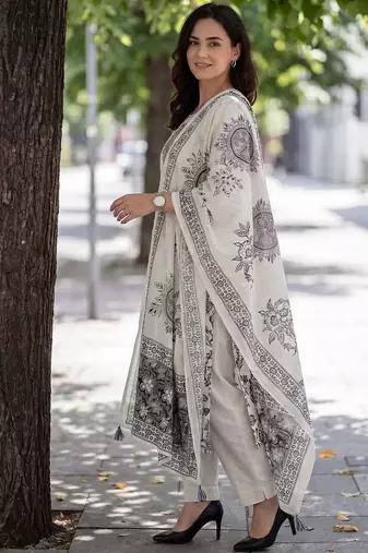Women Ethnic Motifs Printed Regular Thread Work Pure Cotton Kurta with Trousers & With Dupatta