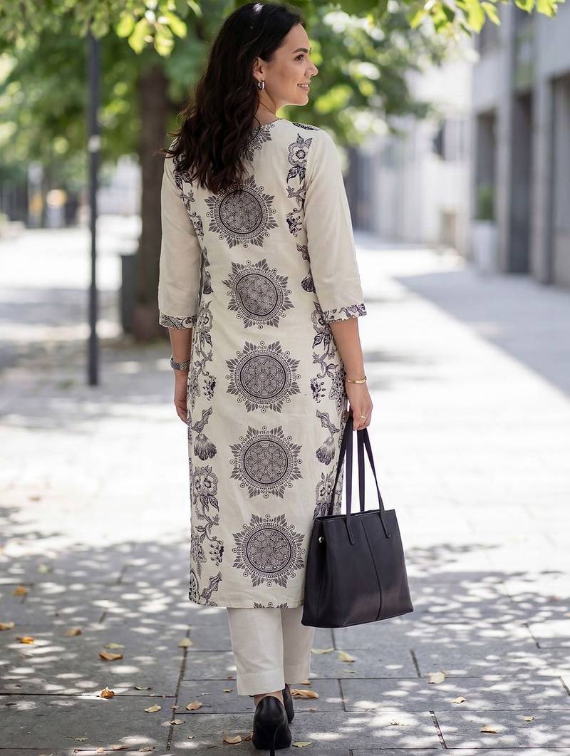 Women Ethnic Motifs Printed Regular Thread Work  Cotton Kurta with Trousers & With Dupatta