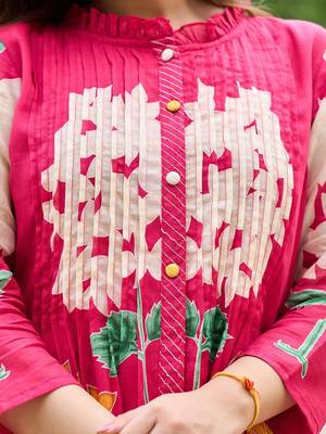 Floral Printed Mandarin Collar Pleated  Cotton A-Line Kurta With Trousers 3