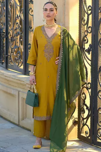 Ethnic Motifs Embroidered Regular Thread Work Straight Kurta Set