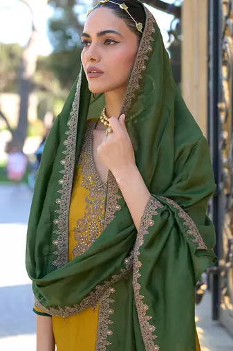 Ethnic Motifs Embroidered Regular Thread Work Straight Kurta Set