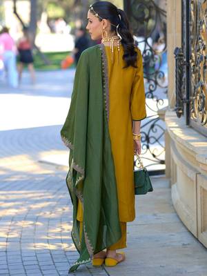 Ethnic Motifs Embroidered Regular Thread Work Straight Kurta Set 4