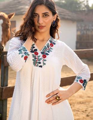 Floral Embroidered V-Neck A-Line  Cotton Kurta WIth Trousers 2