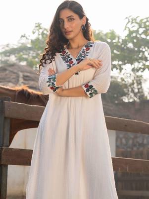 Floral Embroidered V-Neck A-Line  Cotton Kurta WIth Trousers 7