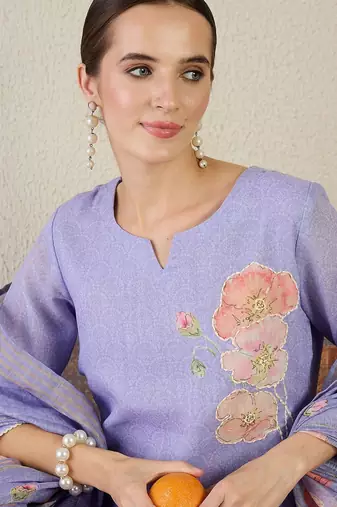 Women Floral Printed Kurta with Trousers & Dupatta