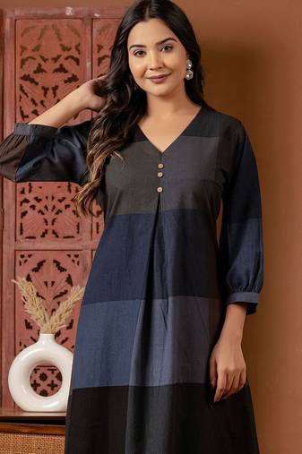 Colourblocked V-Neck A-Line Kurta With Trousers