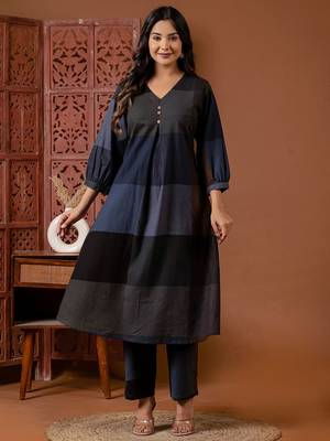 Colourblocked V-Neck A-Line Kurta With Trousers 2