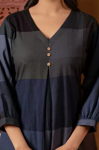 Colourblocked V-Neck A-Line Kurta With Trousers